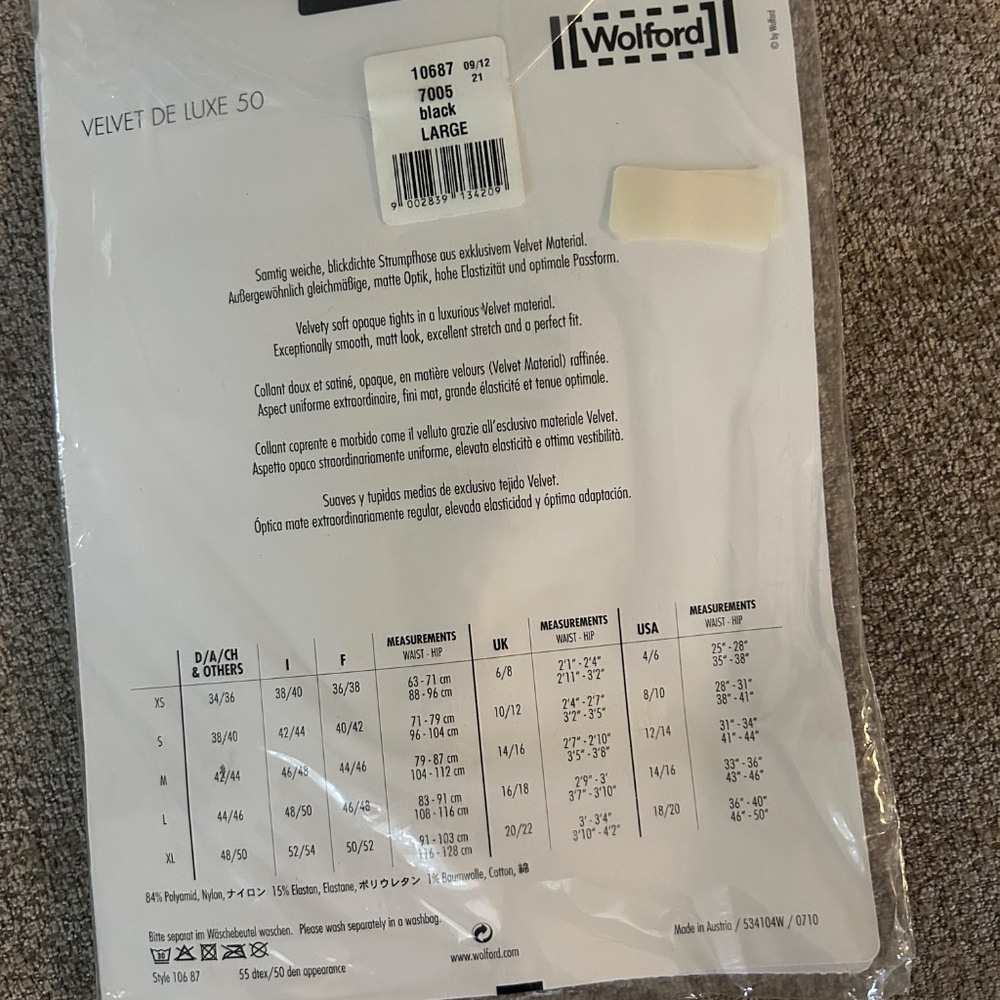 NEW WOLFORD Velvet De Luxe 50 Sheer Black Tights sz LARGE - Picture 2 of 3